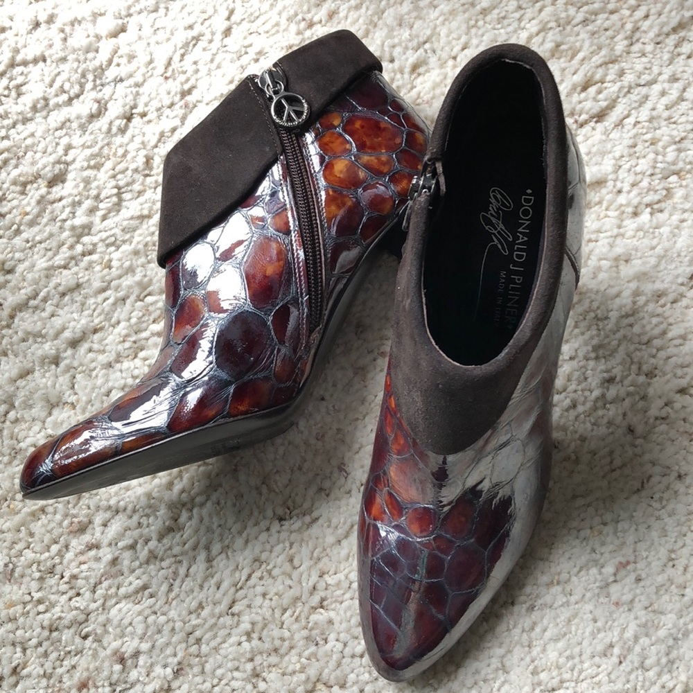 DONALD J. PLINER ANKLE BOOTS - NWOT